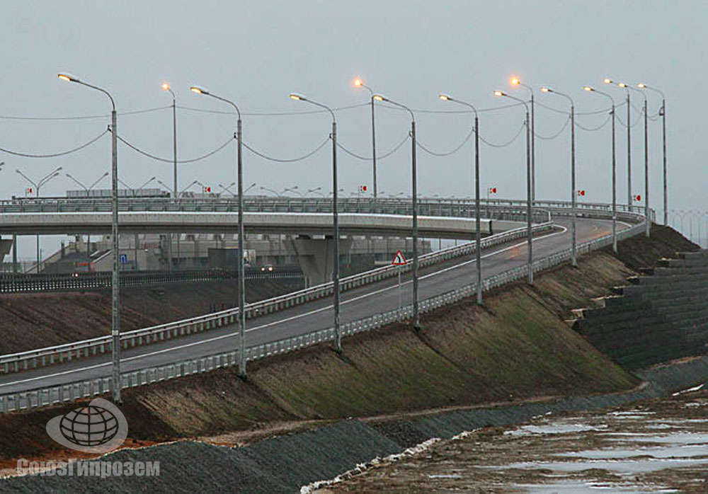 В 2013 году у станции Бронка открылся новый участок дороги, соединяющей город с портом