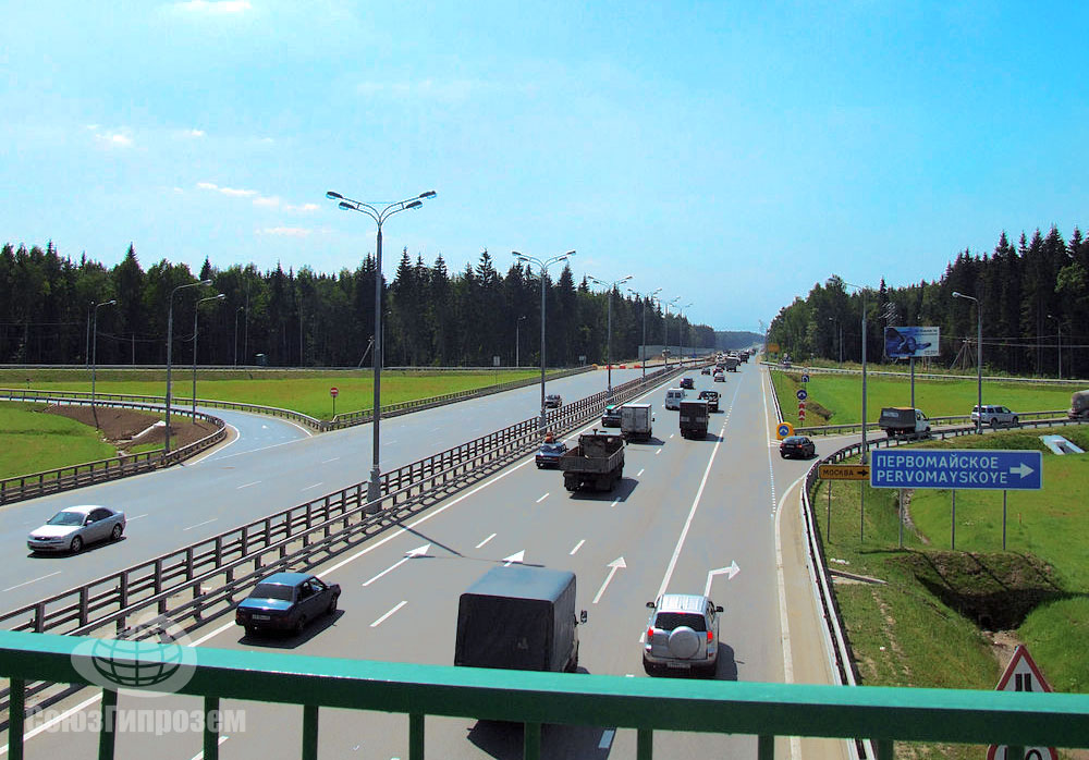 Вид на автодорогу М-3 «Украина» в сторону Апрелевки с эстакады Первомайское — Крёкшино